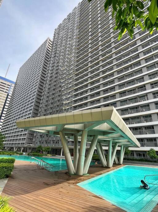 Balay Mulano At Fame Residences Mandaluyong City L With Balcony Pool View L 200Mbps Wifi Manila Exterior photo